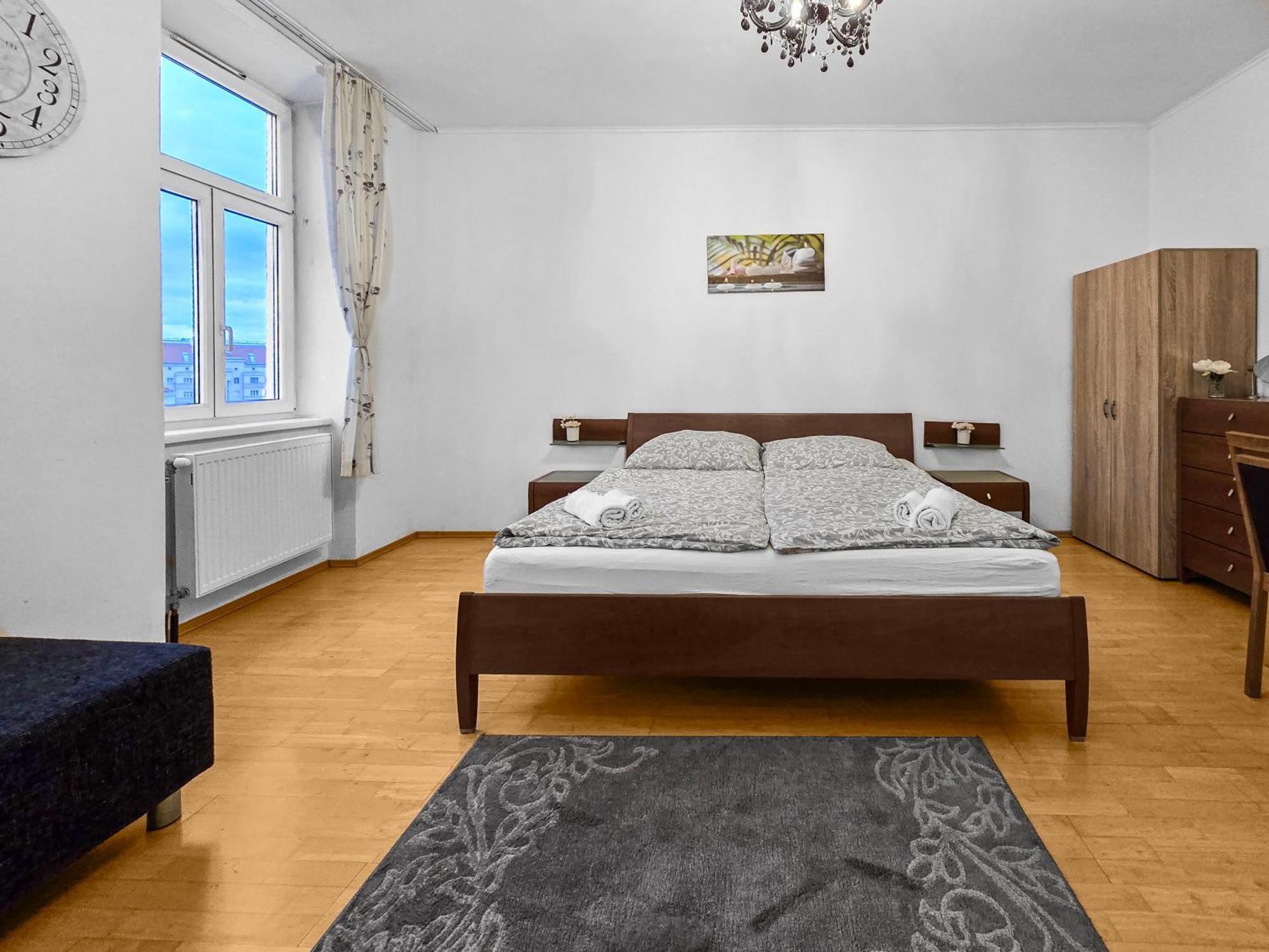 Spacious Three-bedroom, Three King-size Beds Apartment