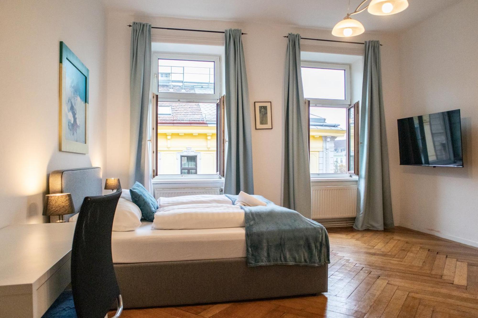 Apartment Affordable 2 Apts For 16p 4br Great For Families *