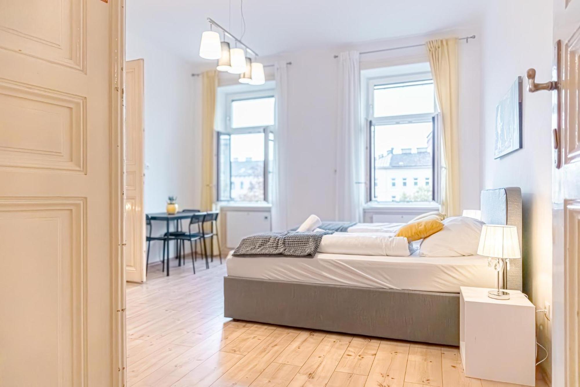 Apartment Affordable 2 Apts For 16p 4br Great For Families *