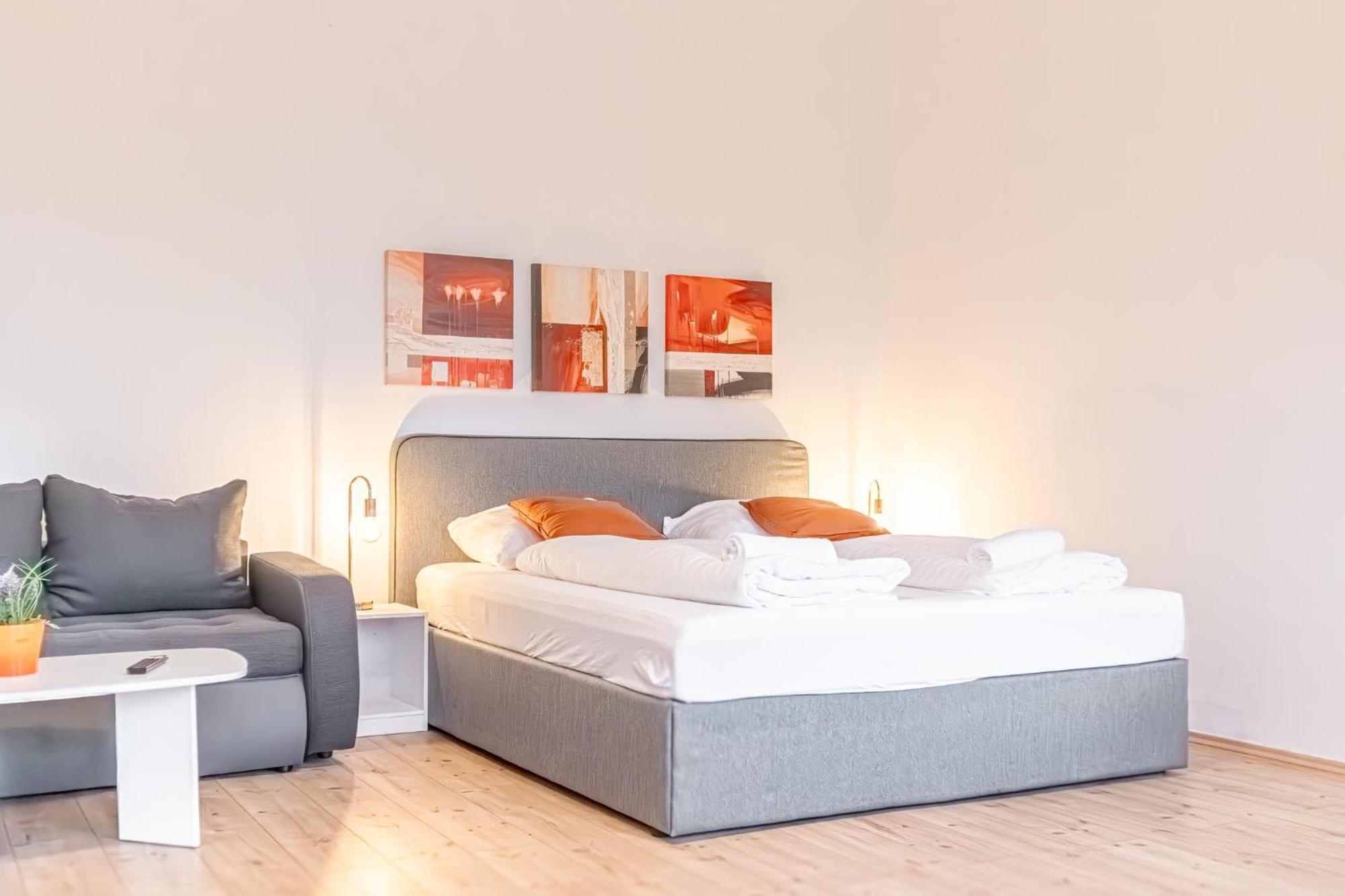 Affordable 2 Apts For 16p 4br Great For Families Apartment Vienna