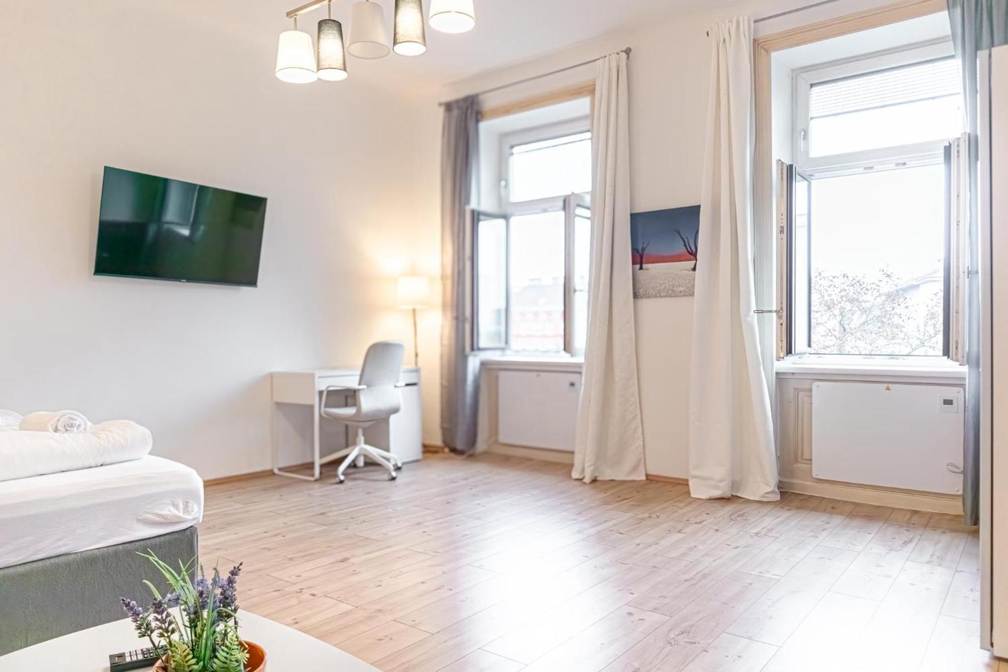 Affordable 2 Apts For 16p 4br Great For Families Apartment