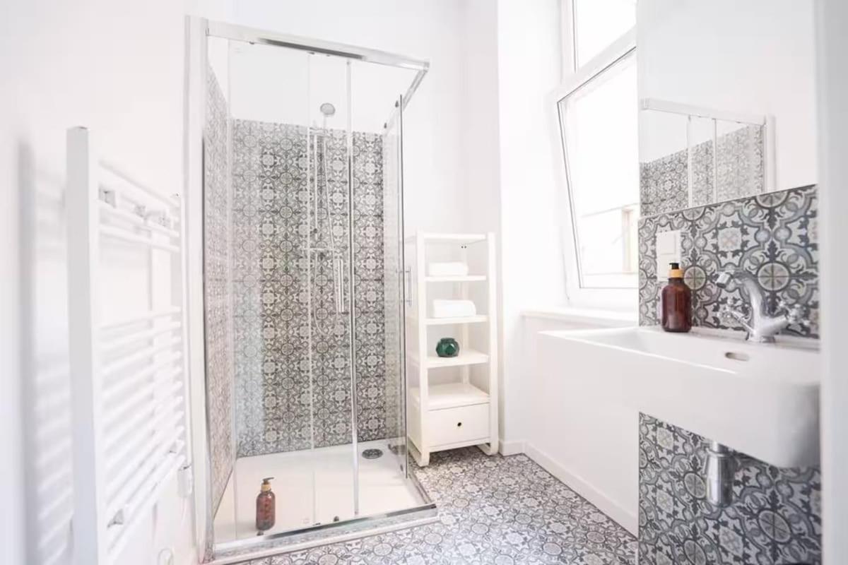 8 Minutes To Inner I 5 Min Walk To Metro I Wifi Apartment Vienna