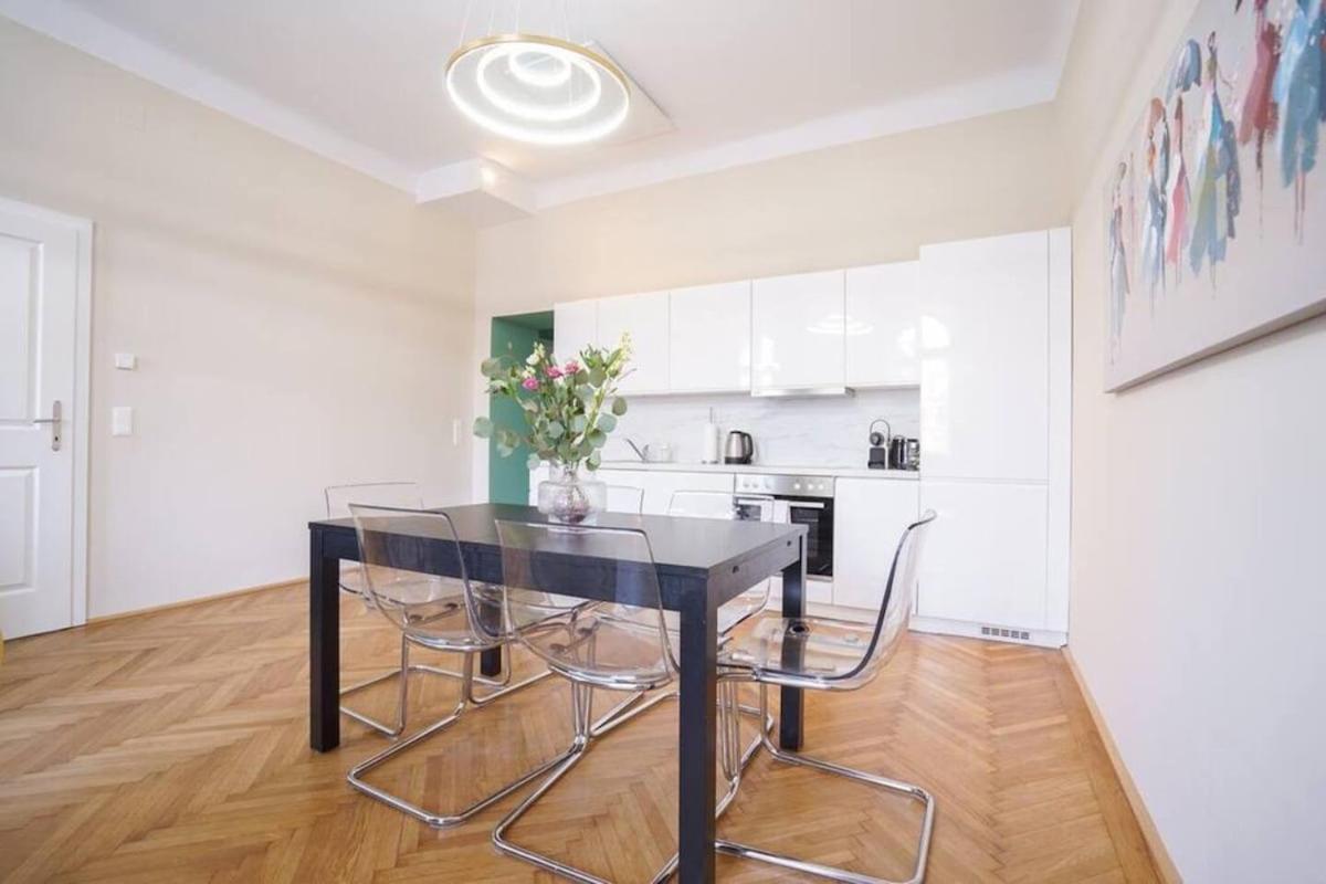 8 Minutes To Inner I 5 Min Walk To Metro I Wifi Vienna