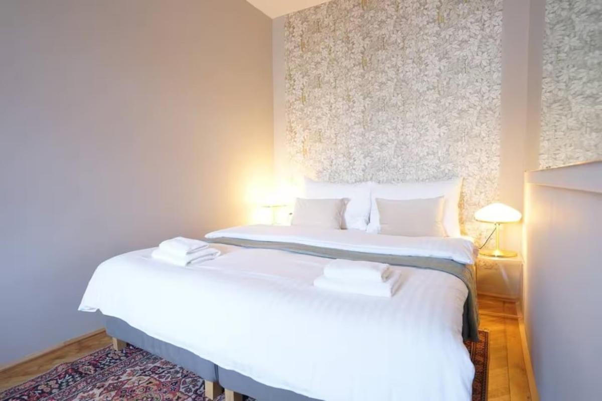 Apartment 8 Minutes To Inner I 5 Min Walk To Metro I Wifi