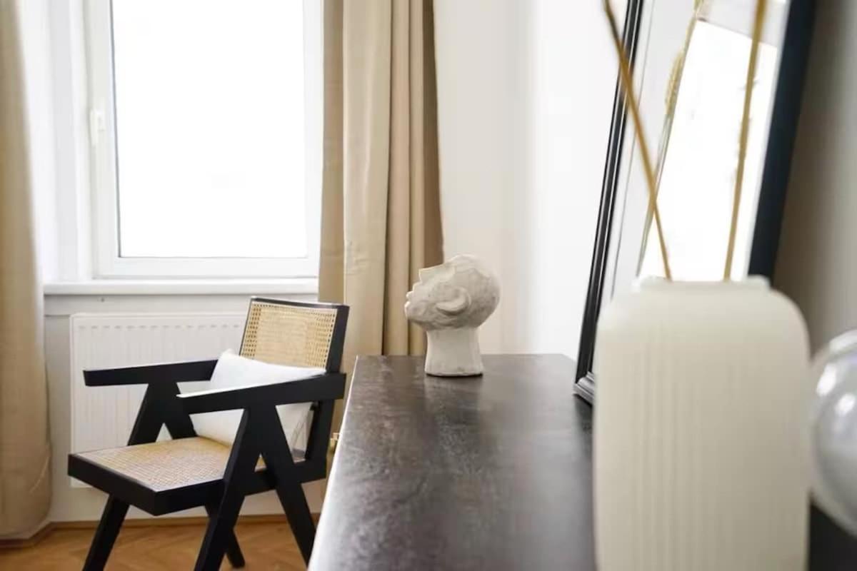 Apartment 8 Minutes To Inner I 5 Min Walk To Metro I Wifi Vienna