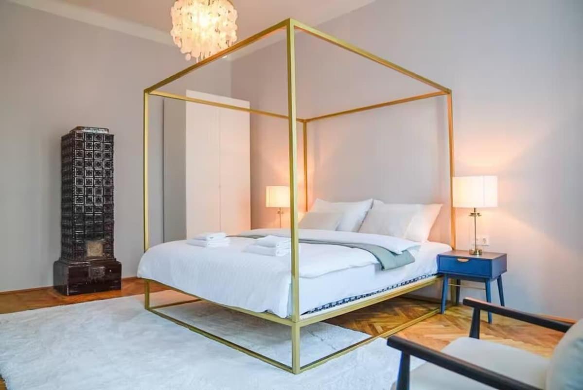 8 Minutes To Inner I 5 Min Walk To Metro I Wifi Apartment