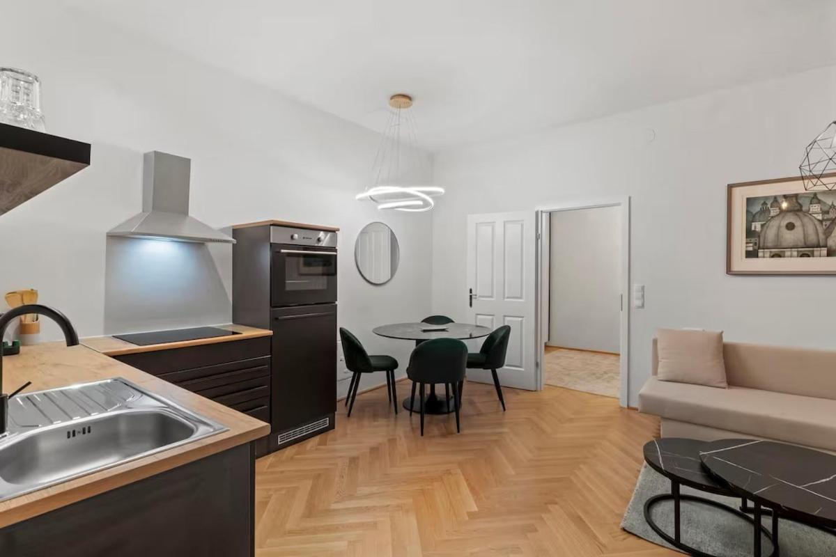 Apartment 8 Minutes To Inner I 5 Min Walk To Metro I Wifi