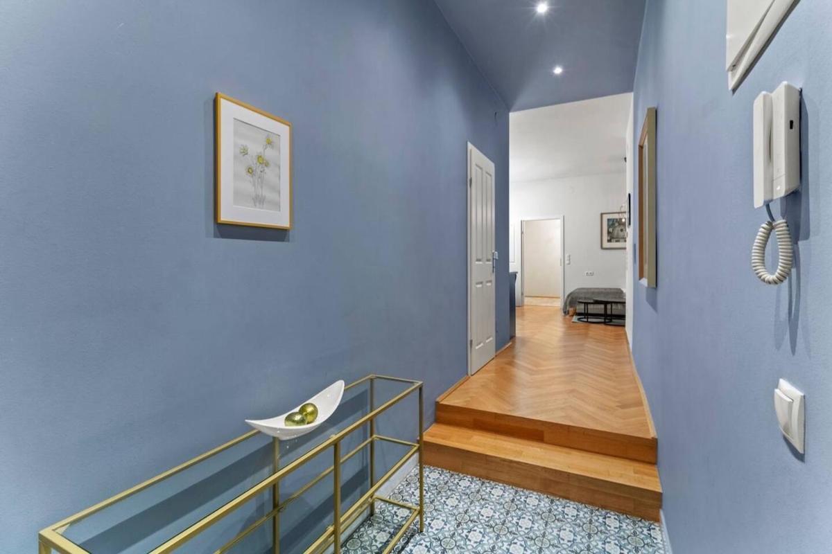 Apartment 8 Minutes To Inner I 5 Min Walk To Metro I Wifi
