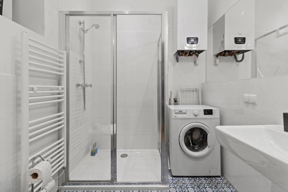 Apartment 8 Minutes To Inner I 5 Min Walk To Metro I Wifi