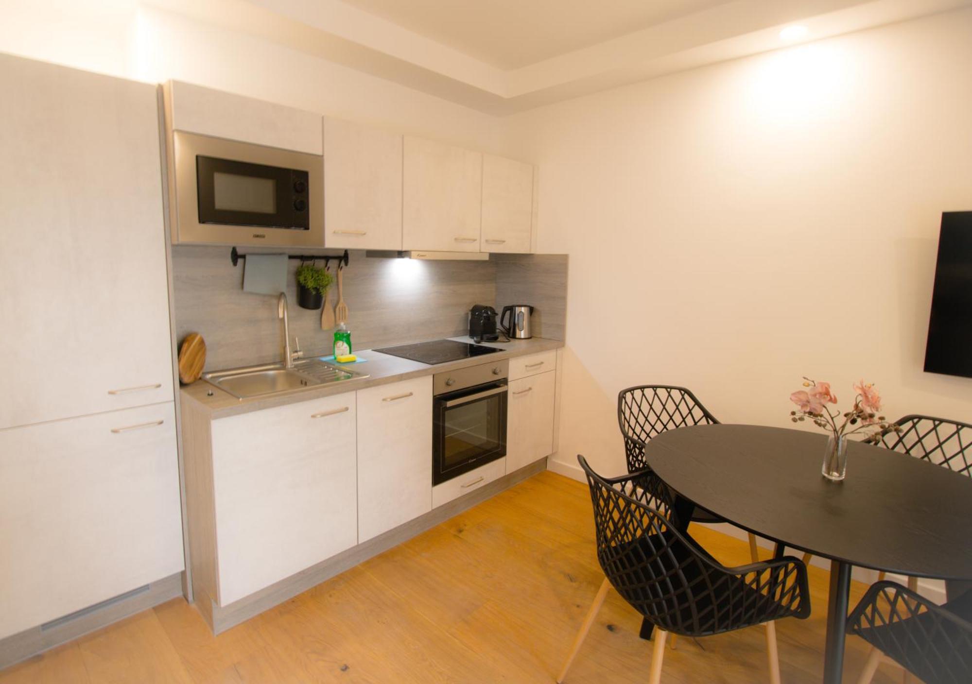 Smart Luxury In L Jos25