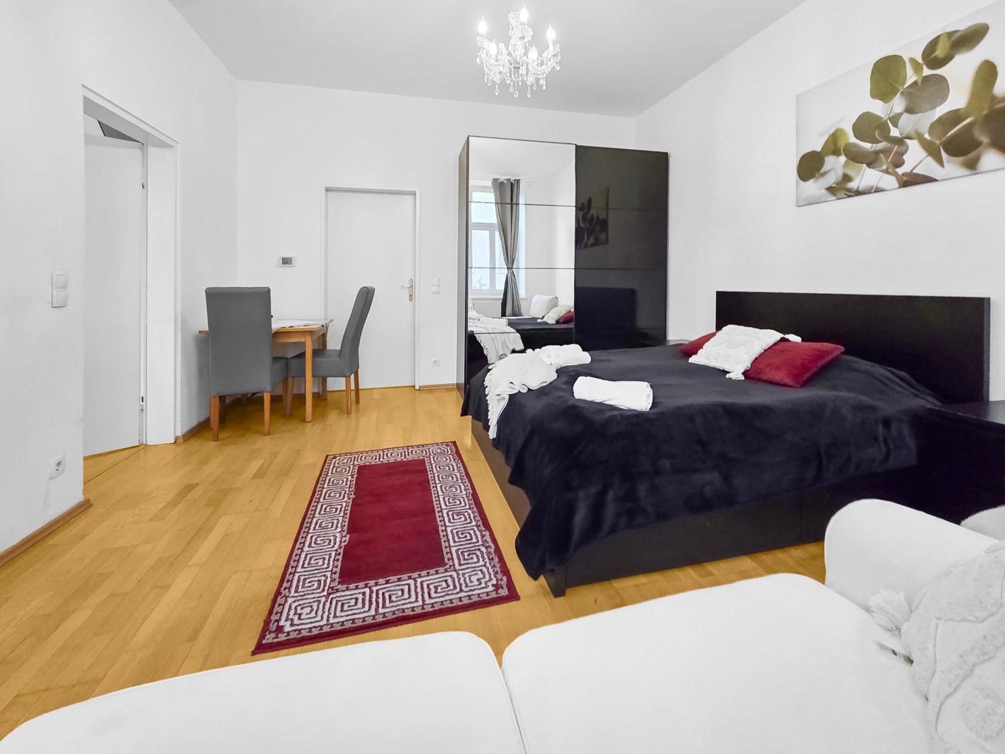 Apartment Three-bedroom Sanctuary, King-size Beds