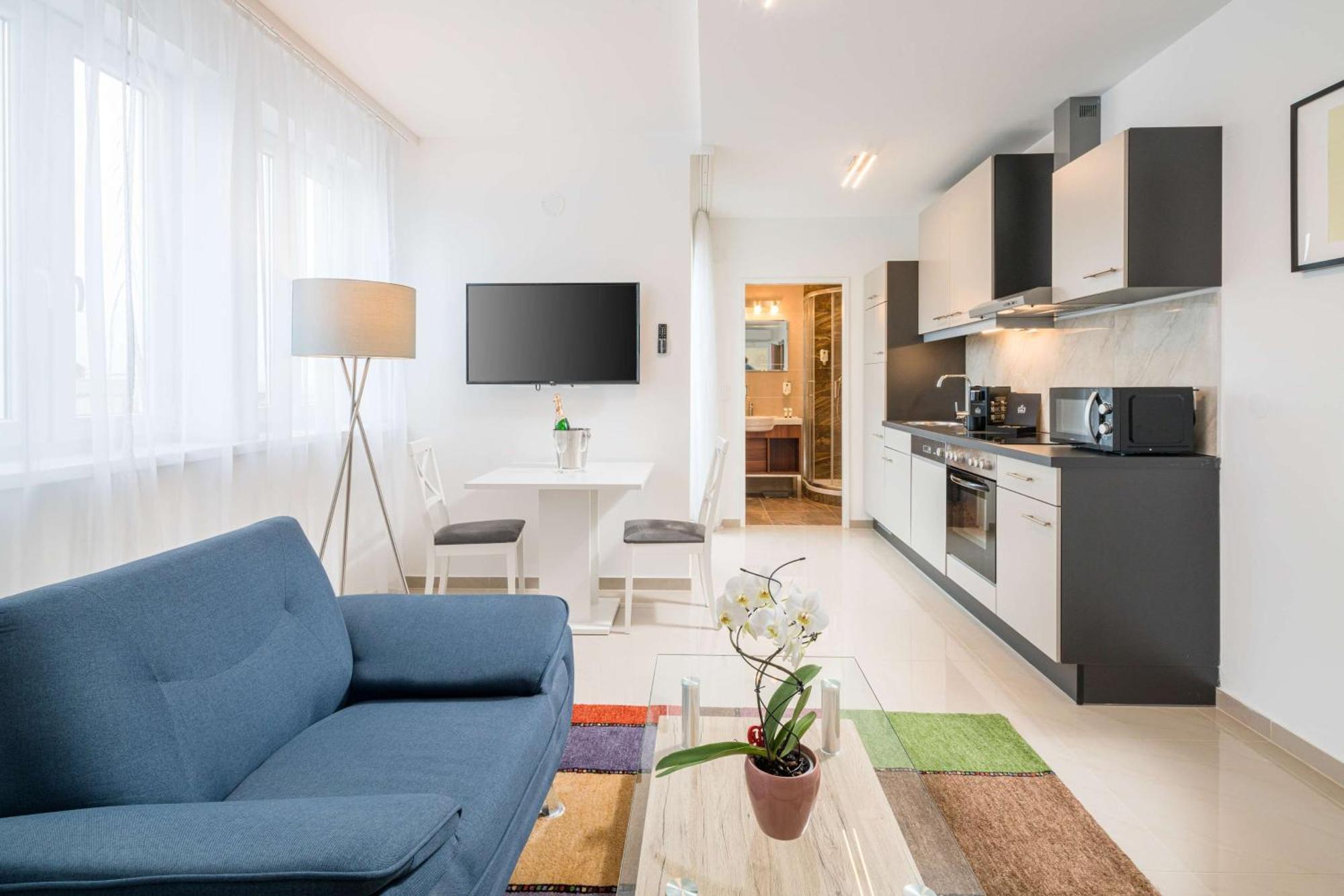 Aparthotel Western Celebrity 4*