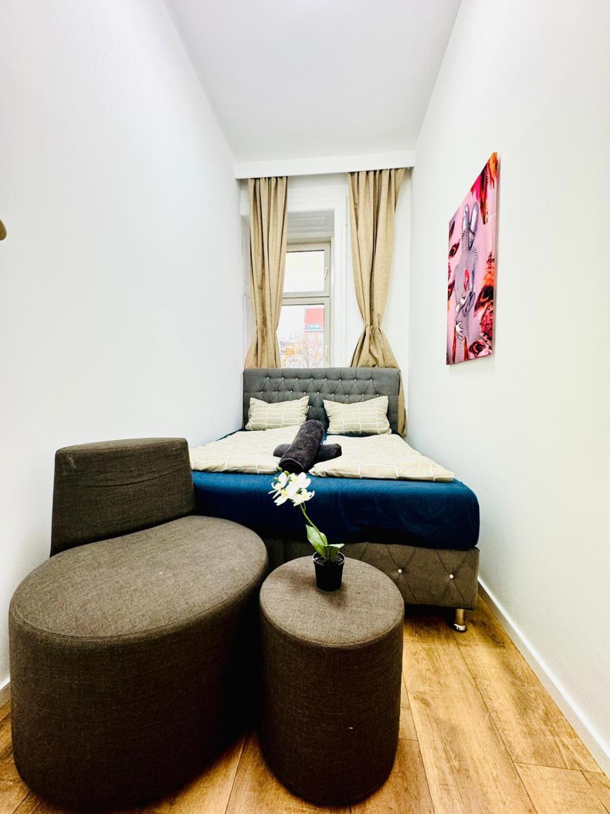Cozy 9br Shared Apartment, Only 12min Walk To Augarten Apartment *