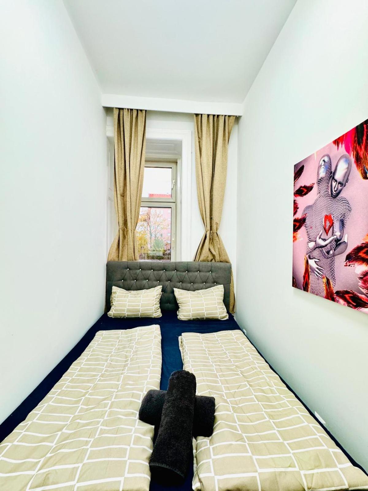 Cozy 9br Shared Apartment, Only 12min Walk To Augarten * Vienna
