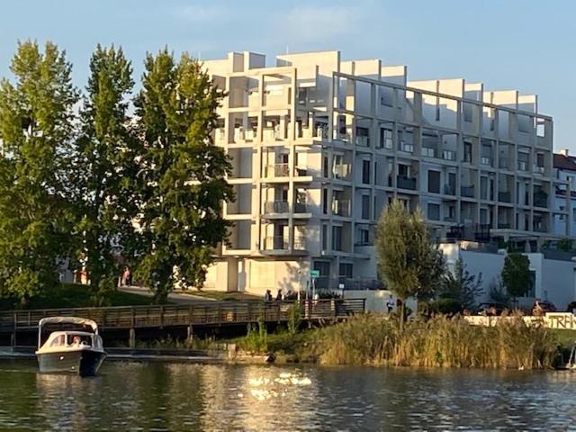 Mit Wasserblick An Der Alten Donau *