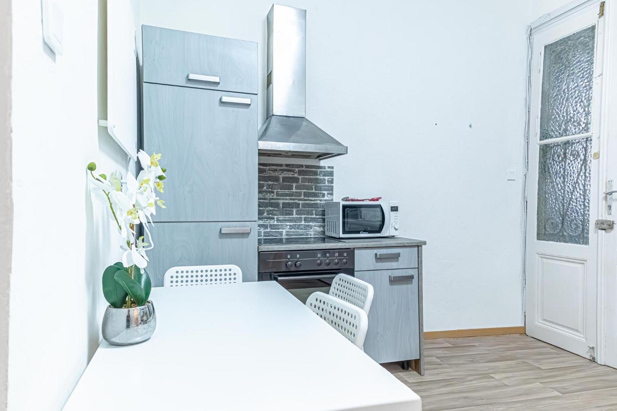 Family-friendly 2br Apt.-perfect For Longstays *