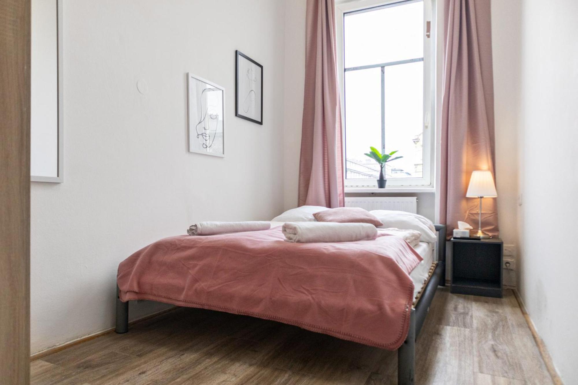 Apartment Massive 6br Shared At Millenium For Big Groups Vienna