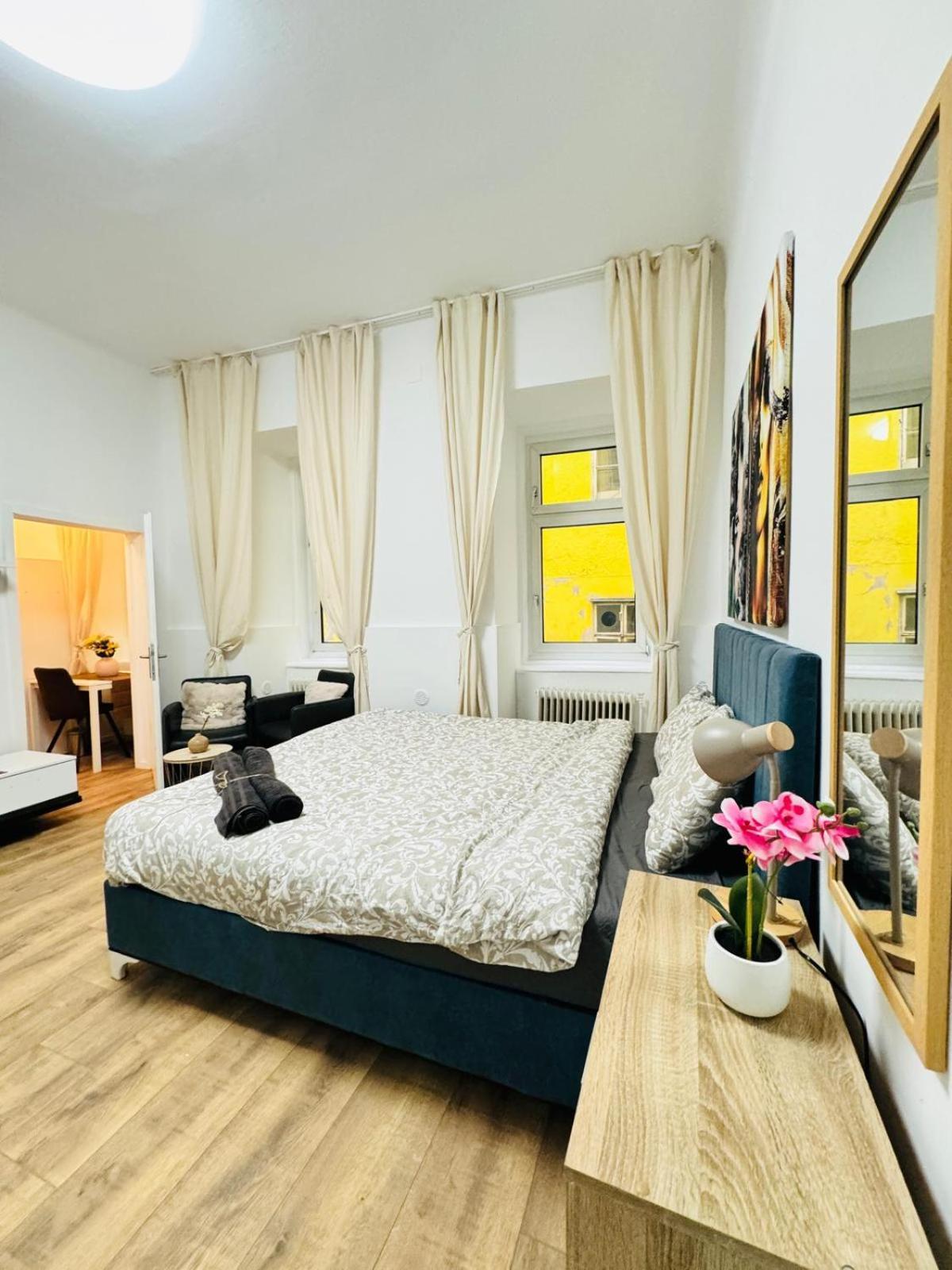 5br Apartment, Only 10min Walk To Matzleinsdorfer Platz Apartment *