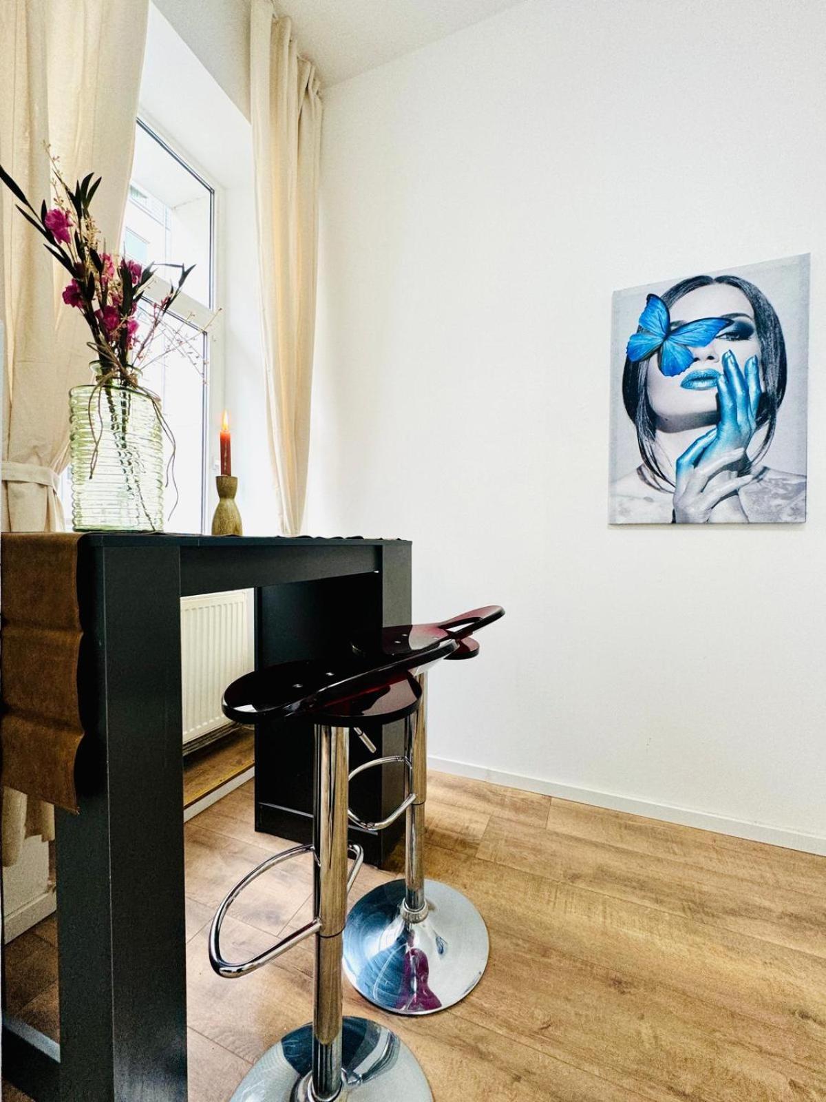 Apartment 5br Apartment, Only 10min Walk To Matzleinsdorfer Platz *