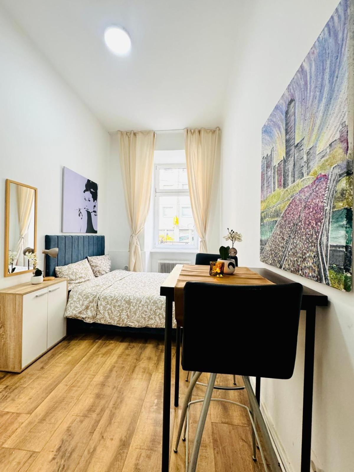 Apartment 5br Apartment, Only 10min Walk To Matzleinsdorfer Platz