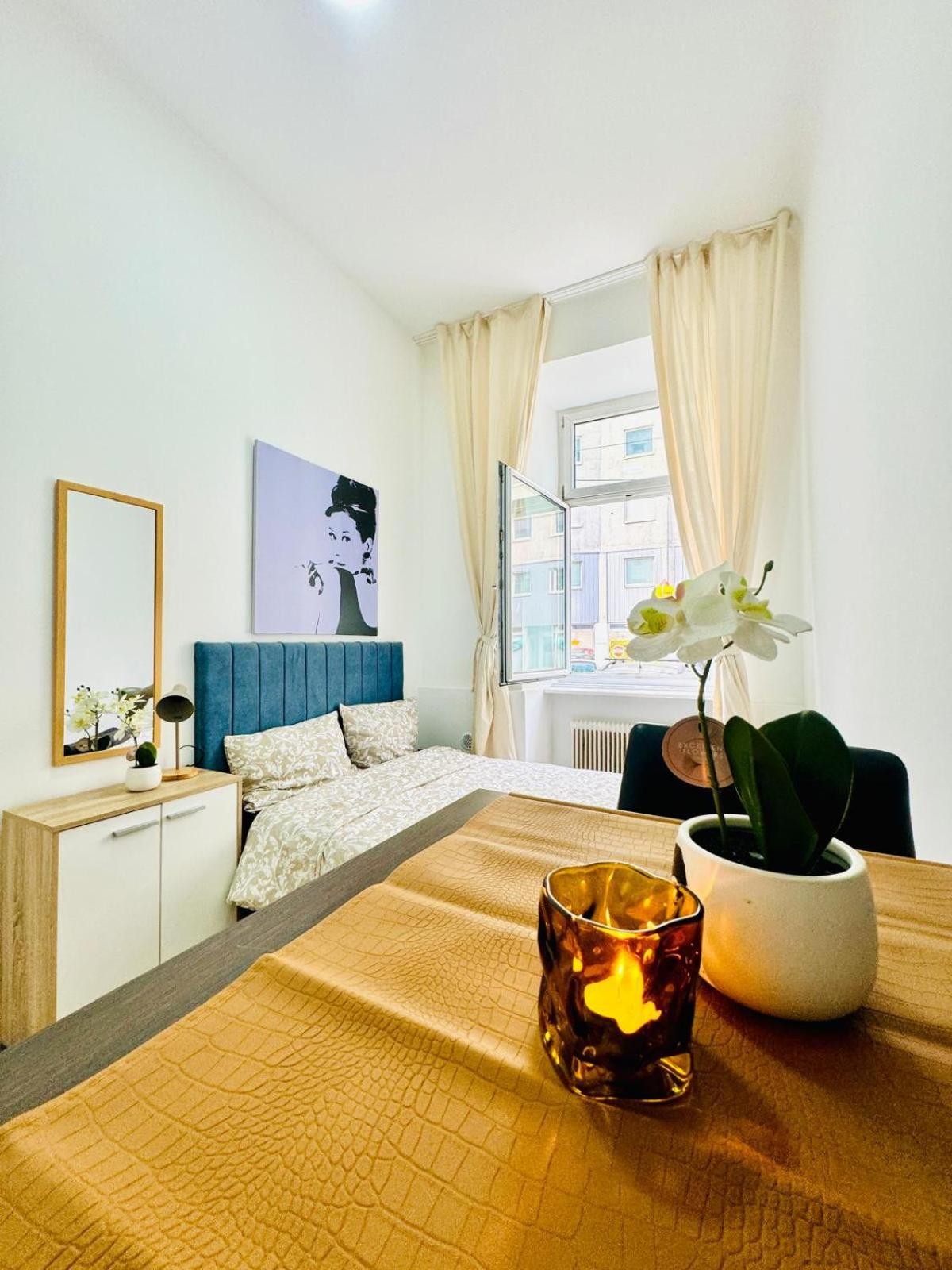Apartment 5br Apartment, Only 10min Walk To Matzleinsdorfer Platz Vienna