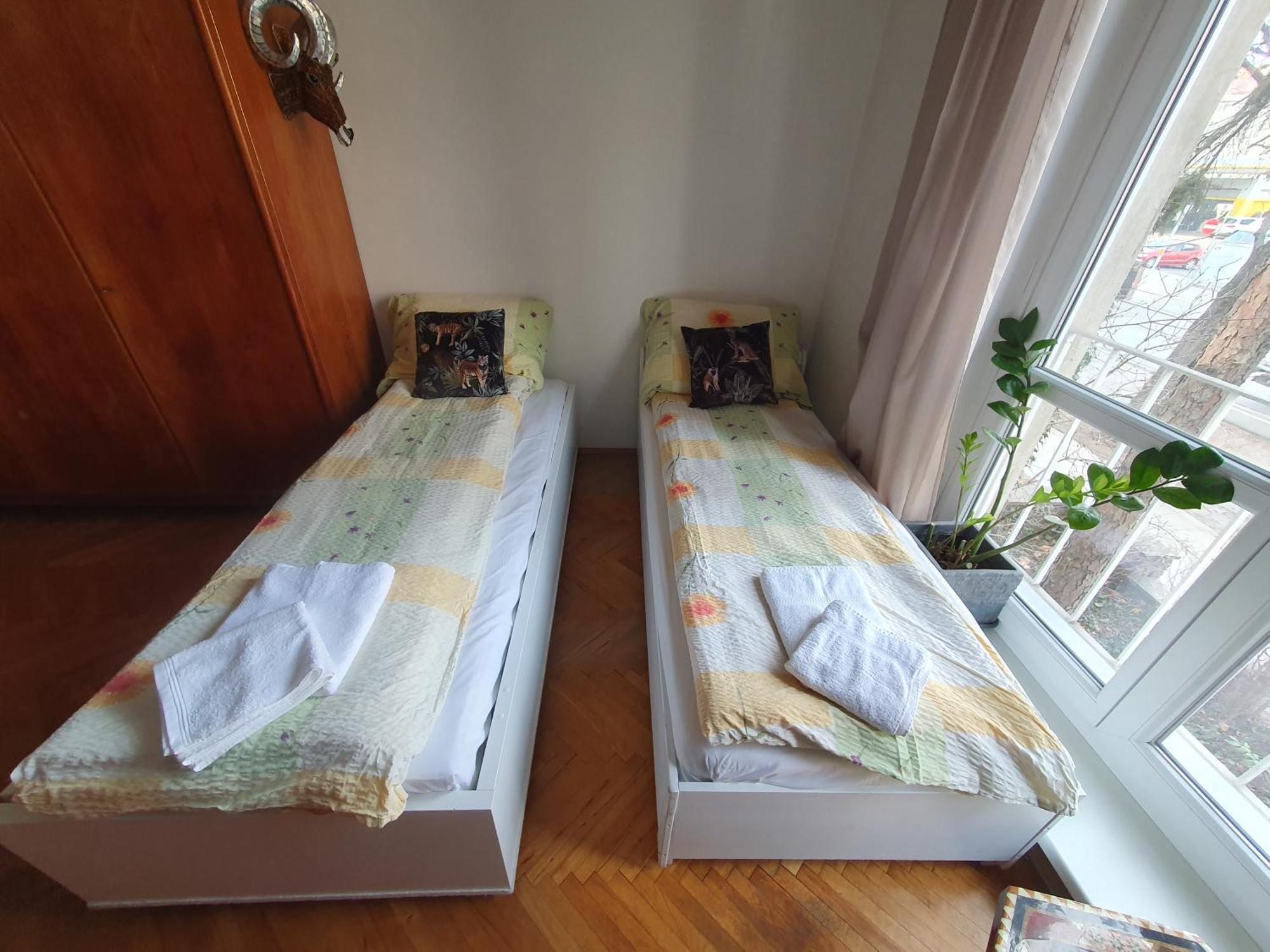 Homestay Wolfs Balkonruhe, Geraeumig S-bahn Krottenbach