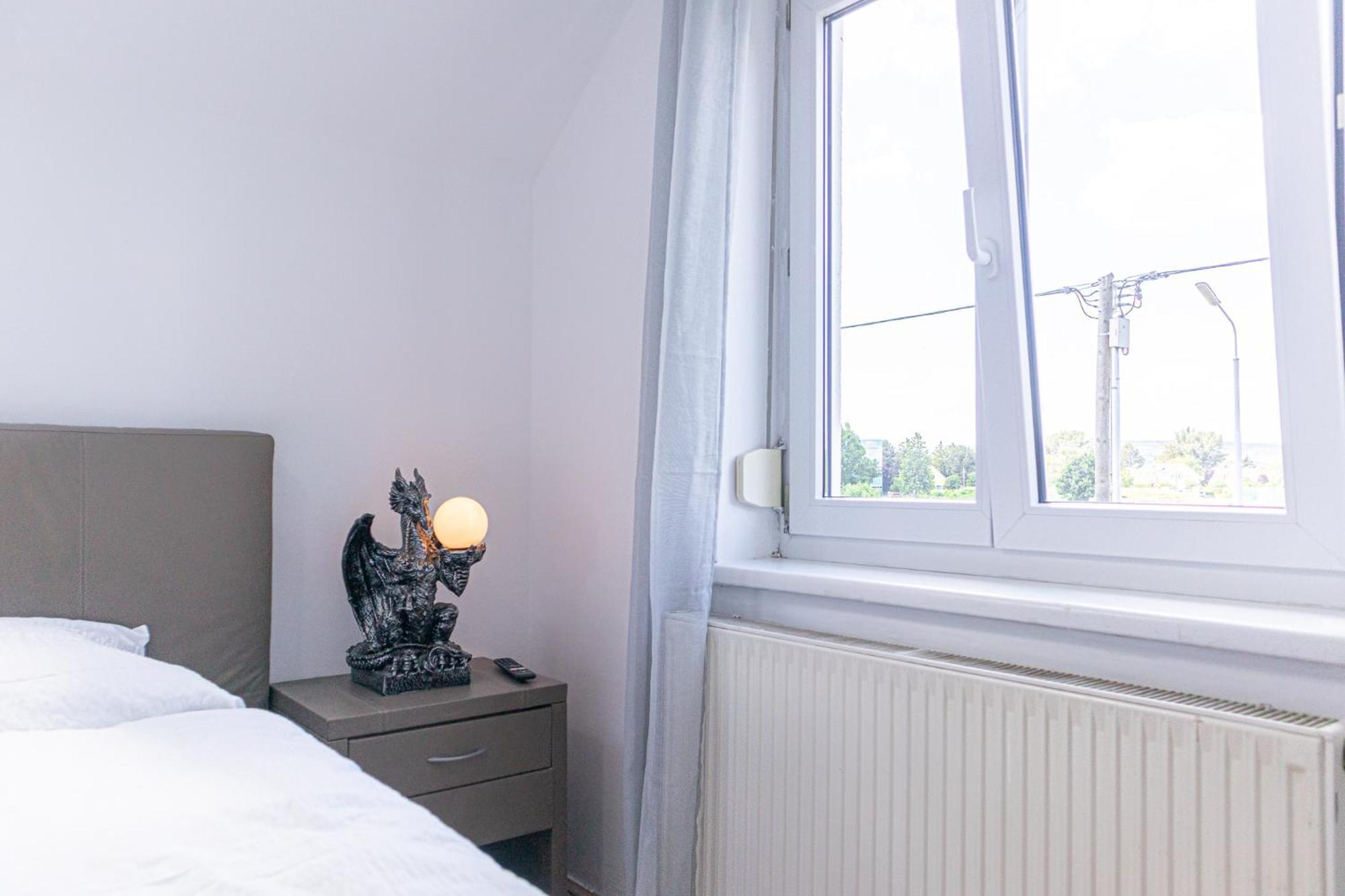 Exquisite In Shared With Garden & Parking Wien