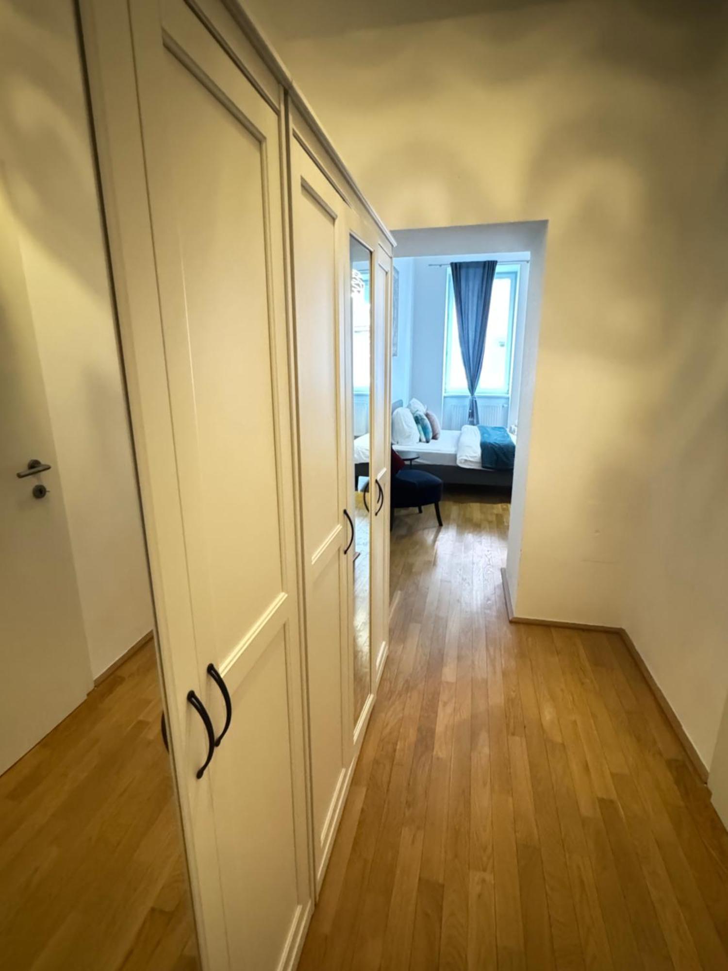 Apartment Charming Flat & Balcony Near Station L Bg5 Vienna