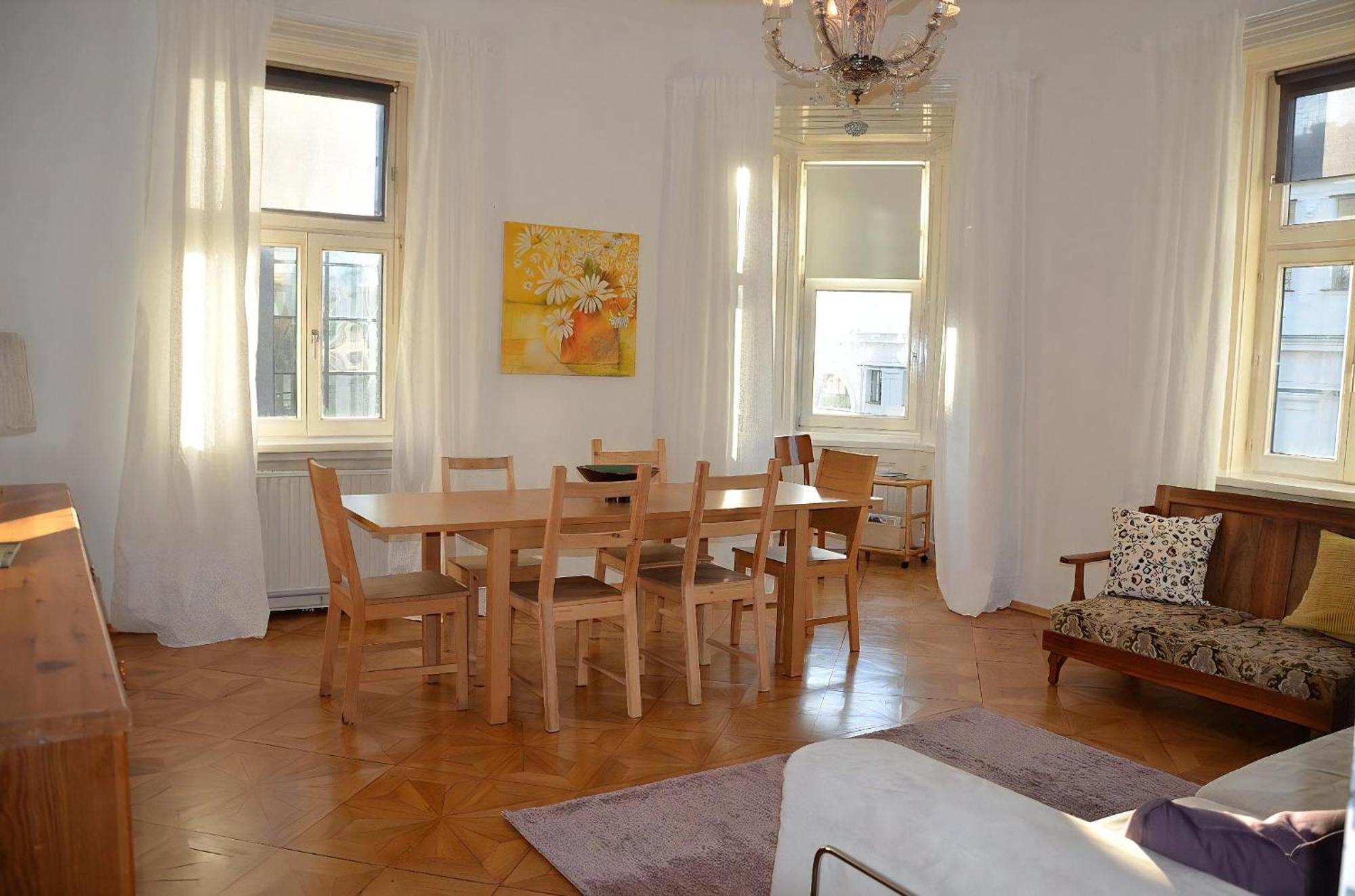 Schoene Wiener Altbauwohnung Apartment