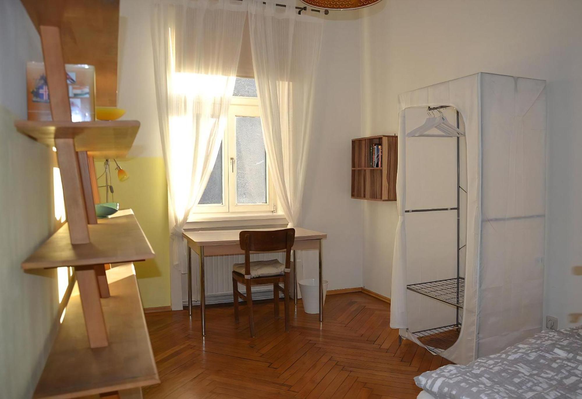 Apartment Schoene Wiener Altbauwohnung Vienna