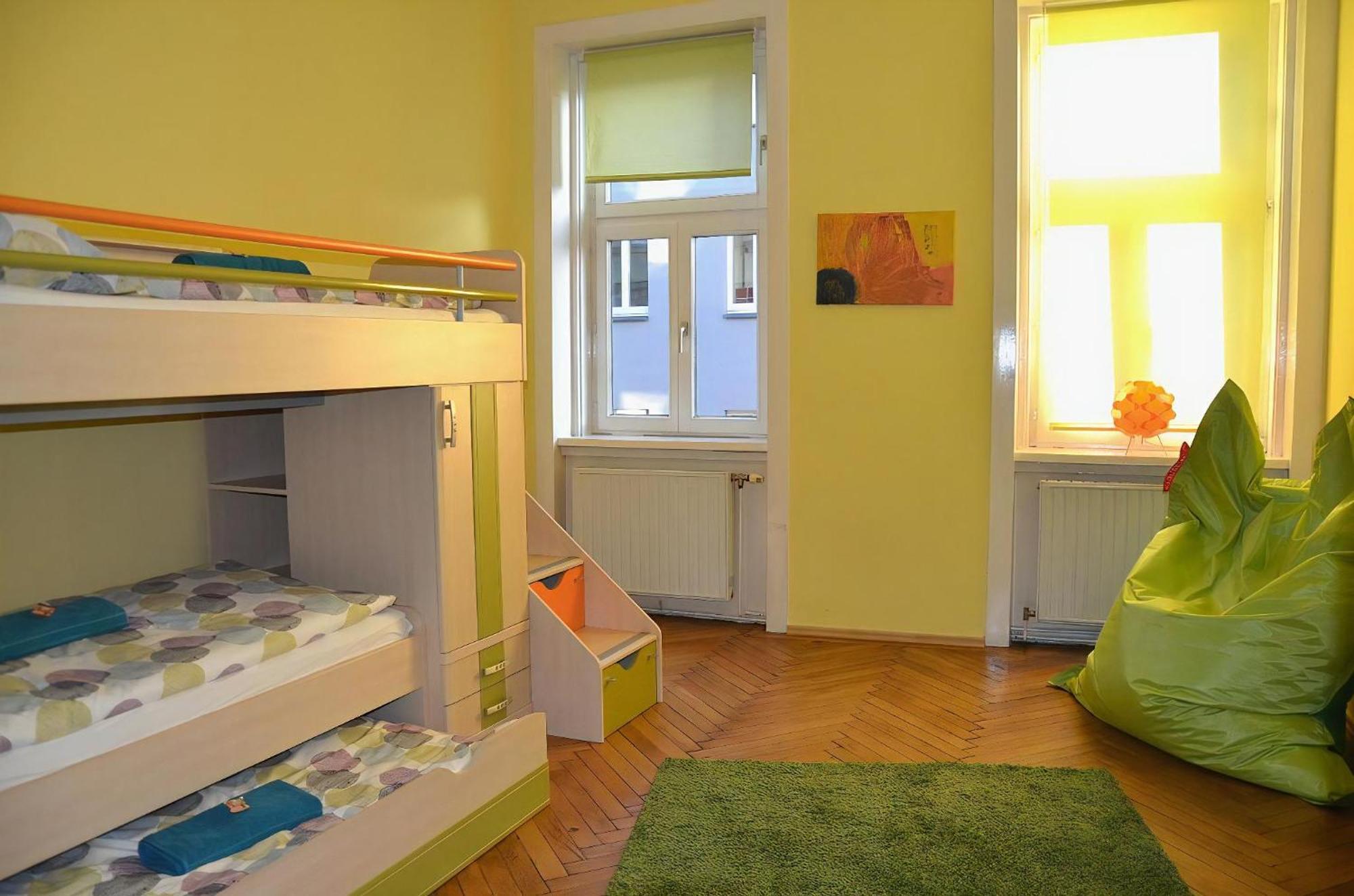 Schoene Wiener Altbauwohnung * Vienna