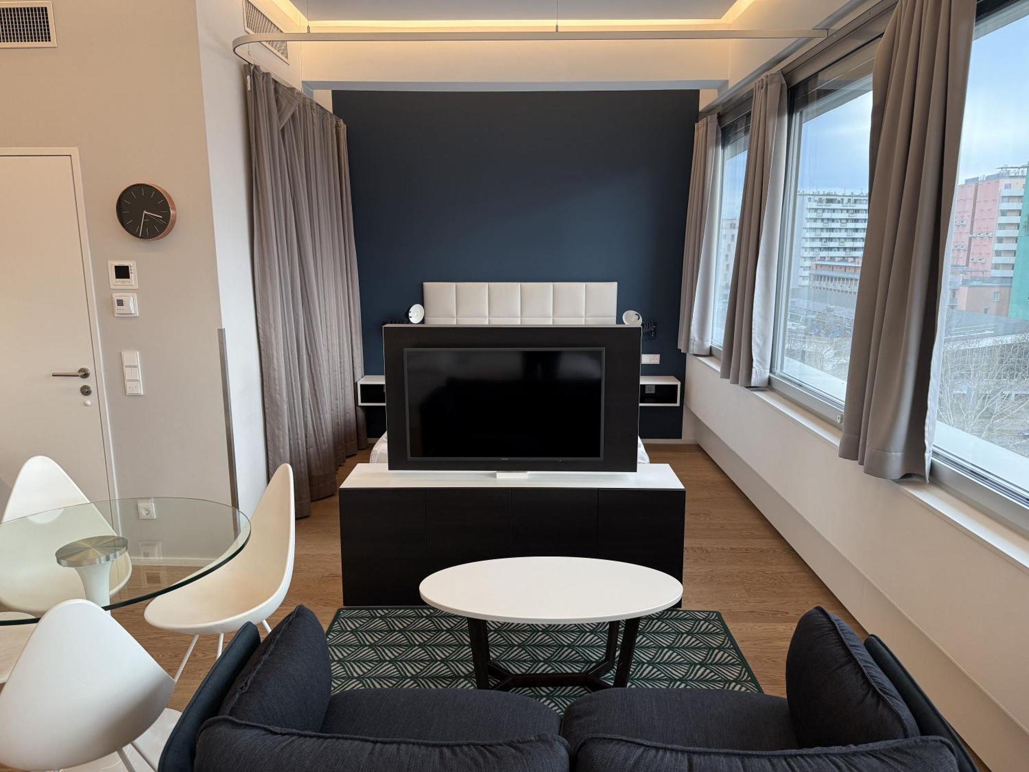 Skyline Loft Apartment *