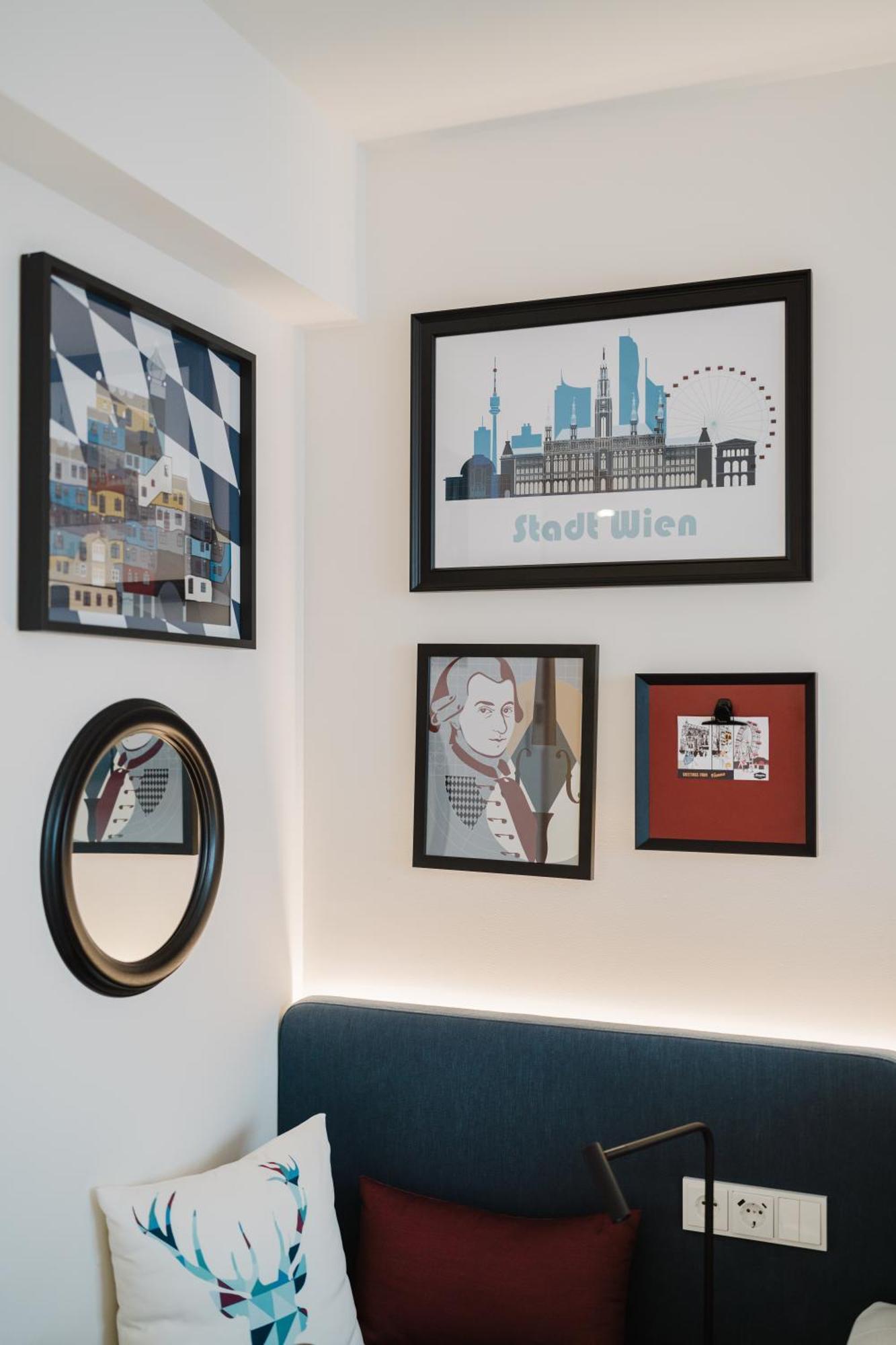 Hotel Hampton By Hilton West 3*