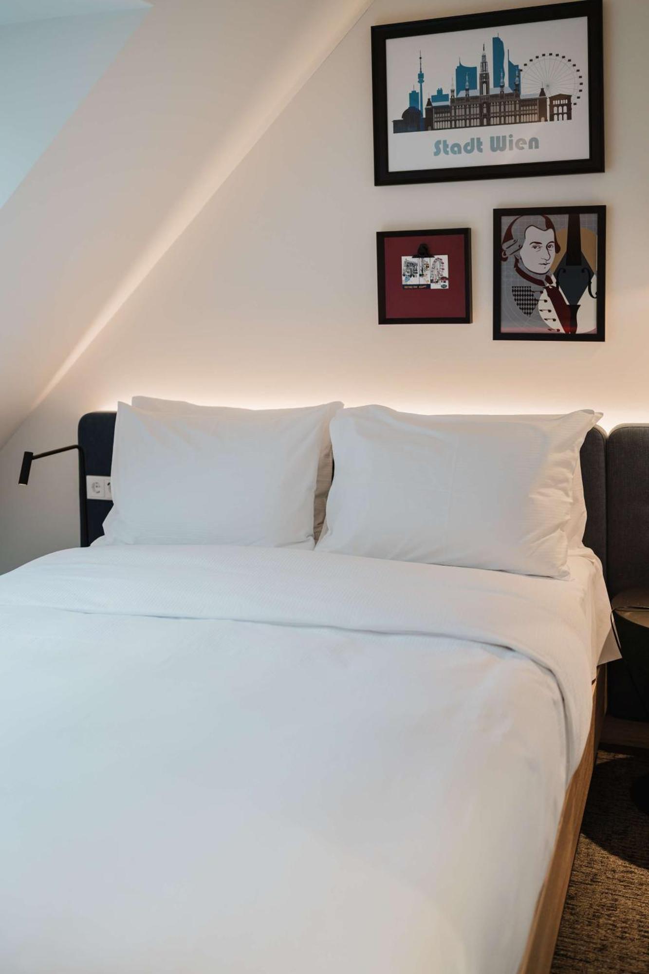 Hampton By Hilton West 3*