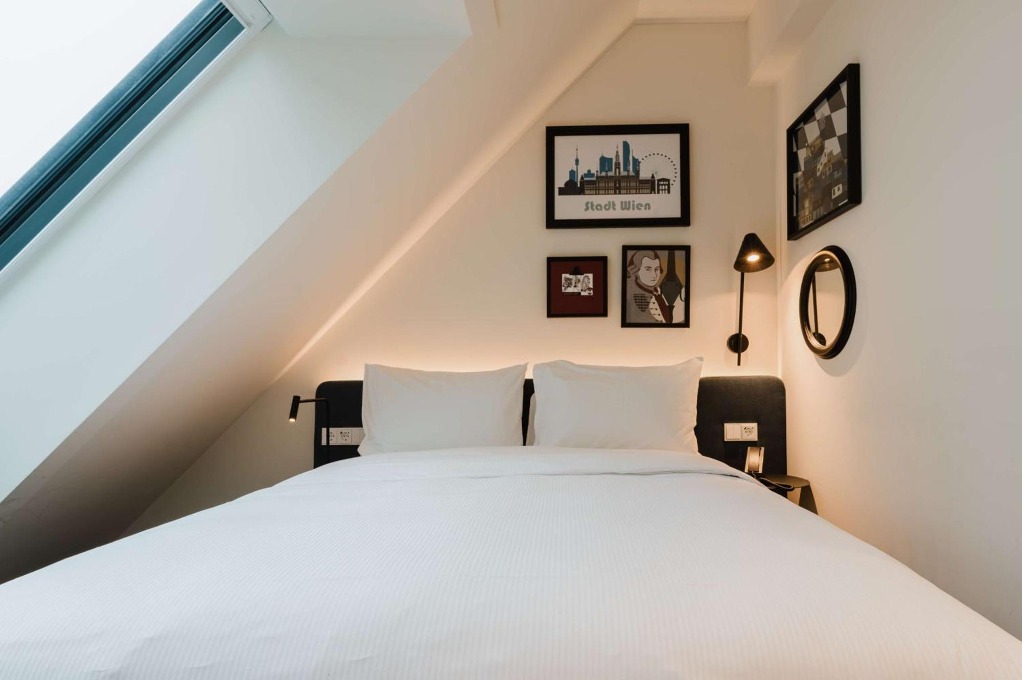 Hampton By Hilton West 3*