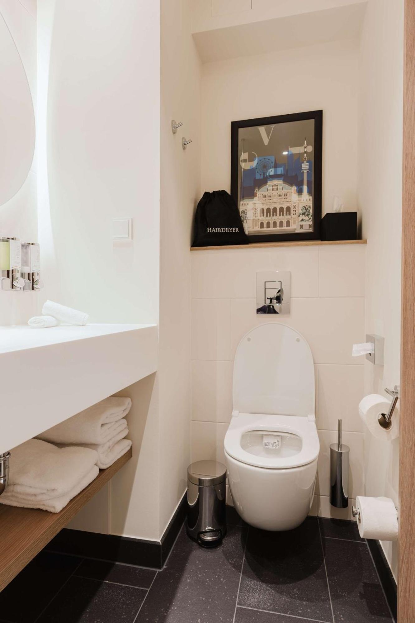 Hampton By Hilton West Viena