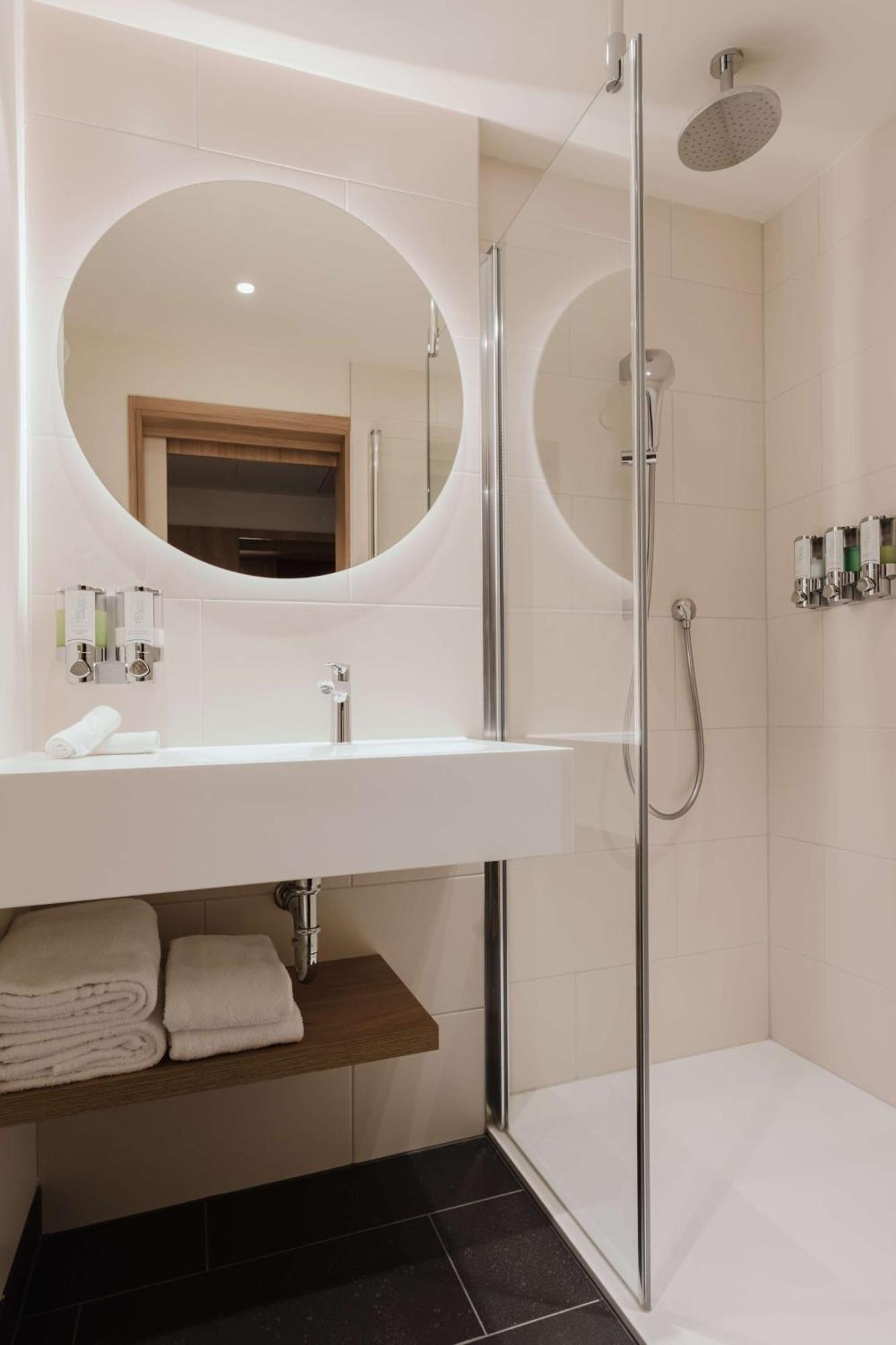 Hampton By Hilton West Viena
