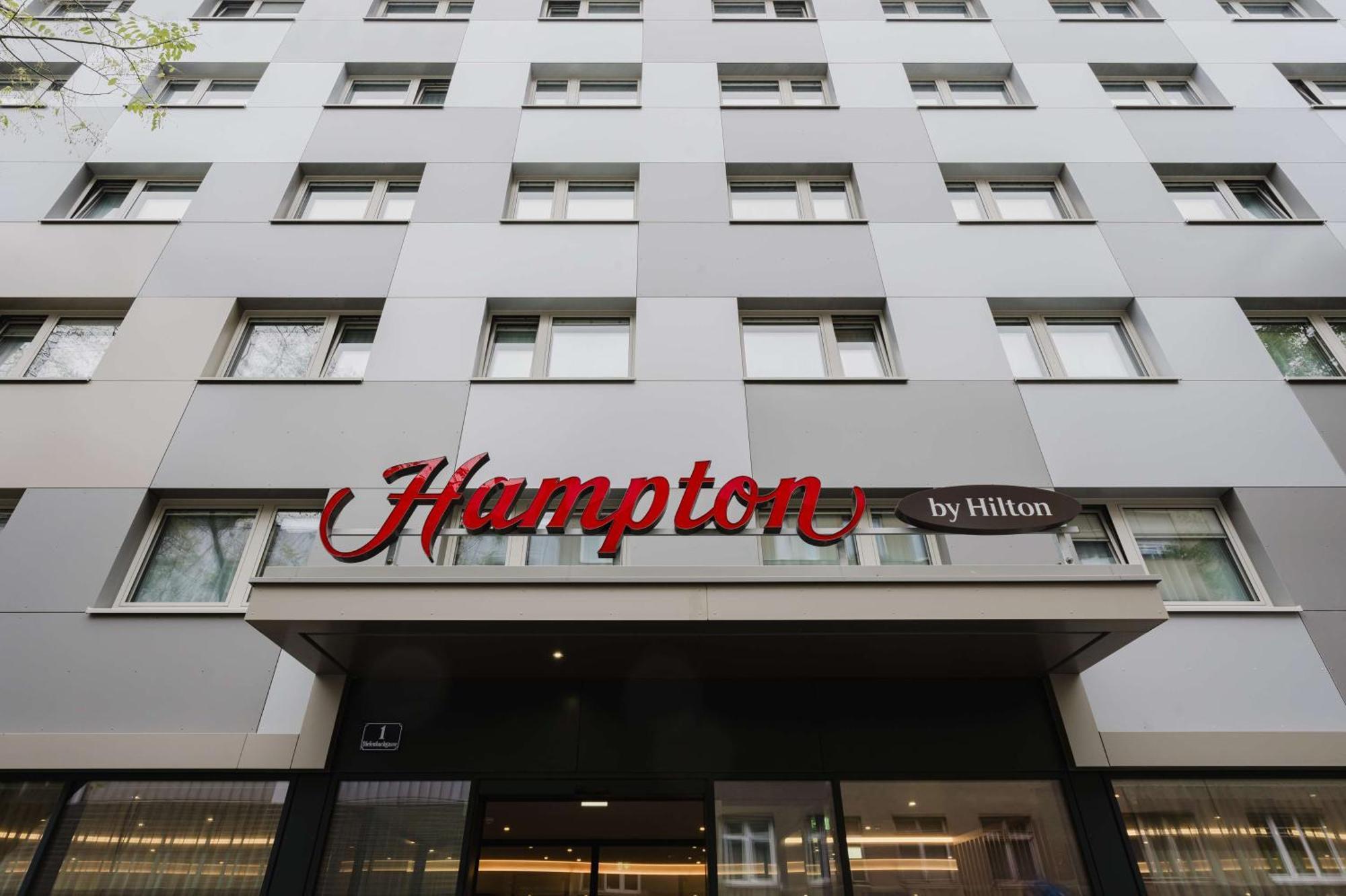 Hampton By Hilton West