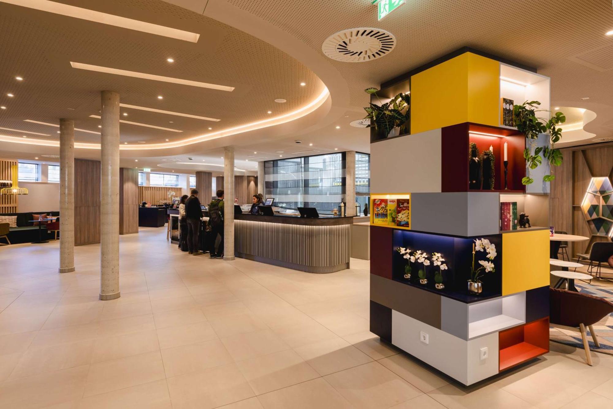 Hampton By Hilton West Hotel 3*