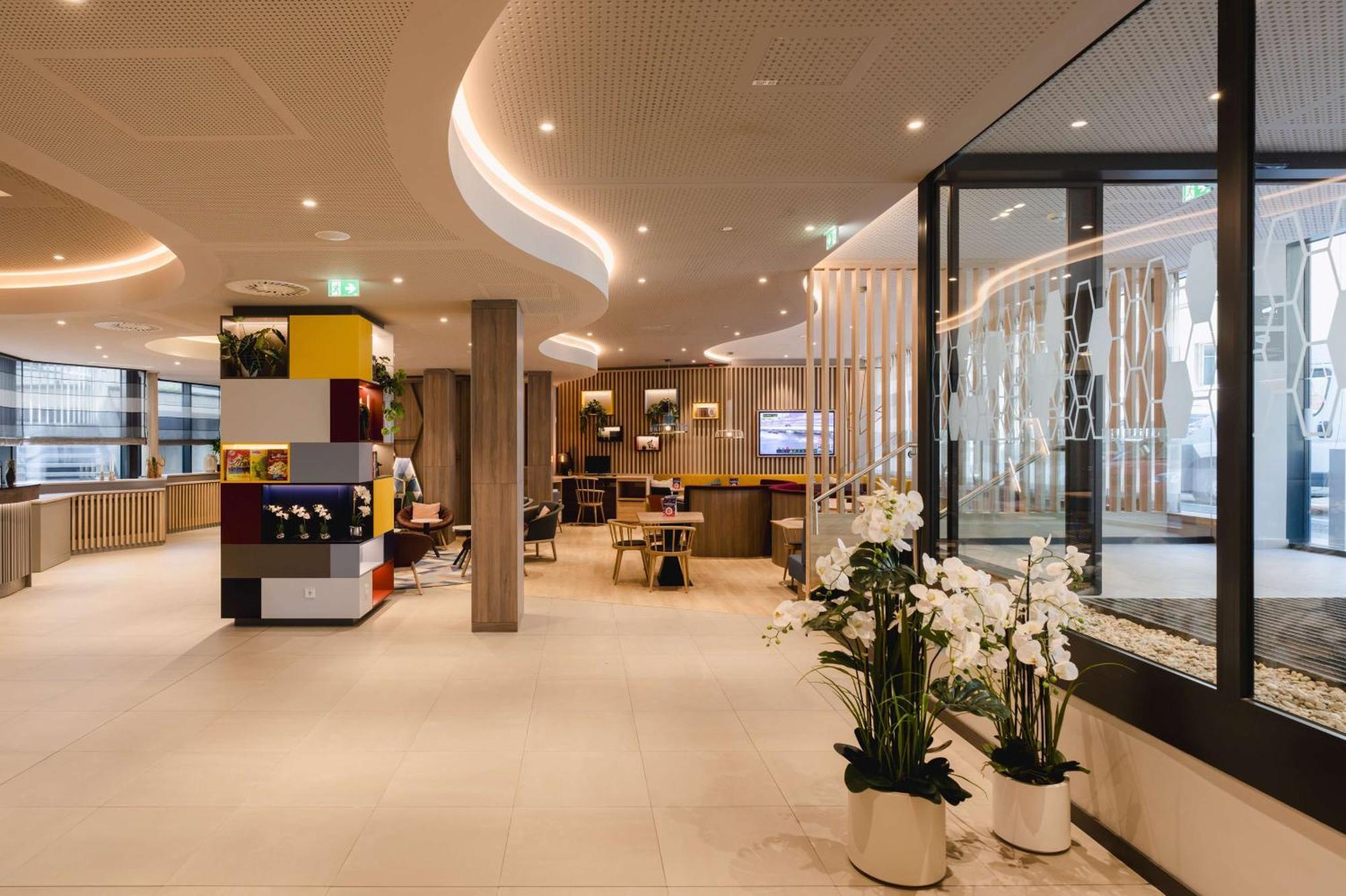 Hotel Hampton By Hilton West Viena