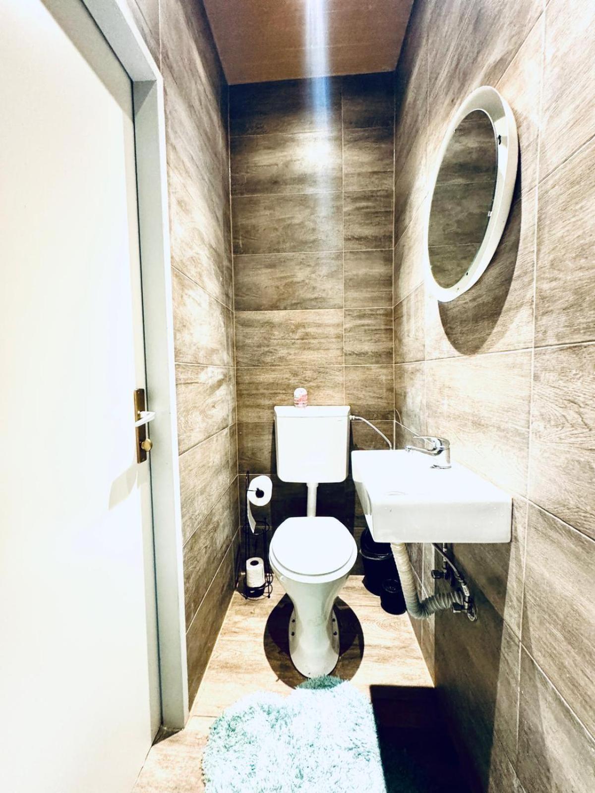 Comfy For Up To 3p, 10min To Fac Platz Apartment *