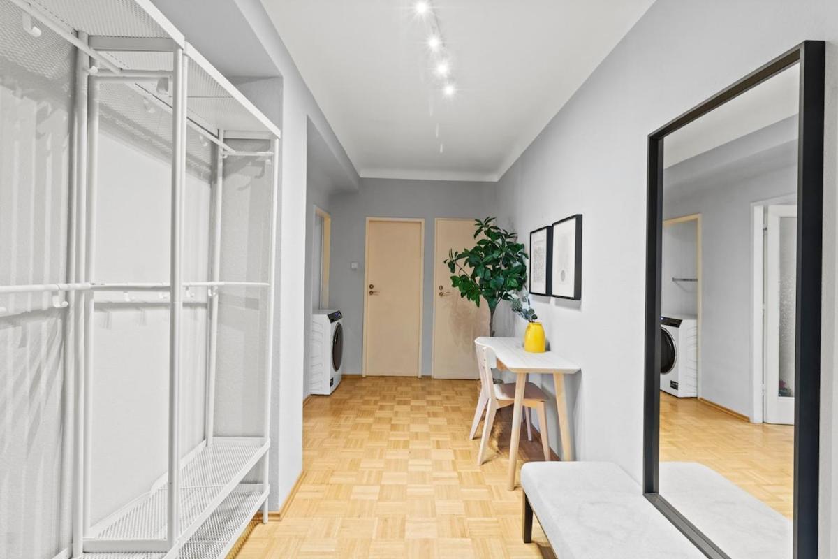 Apartment Great Public Transport I 80sqm I Loggia With A View Wien