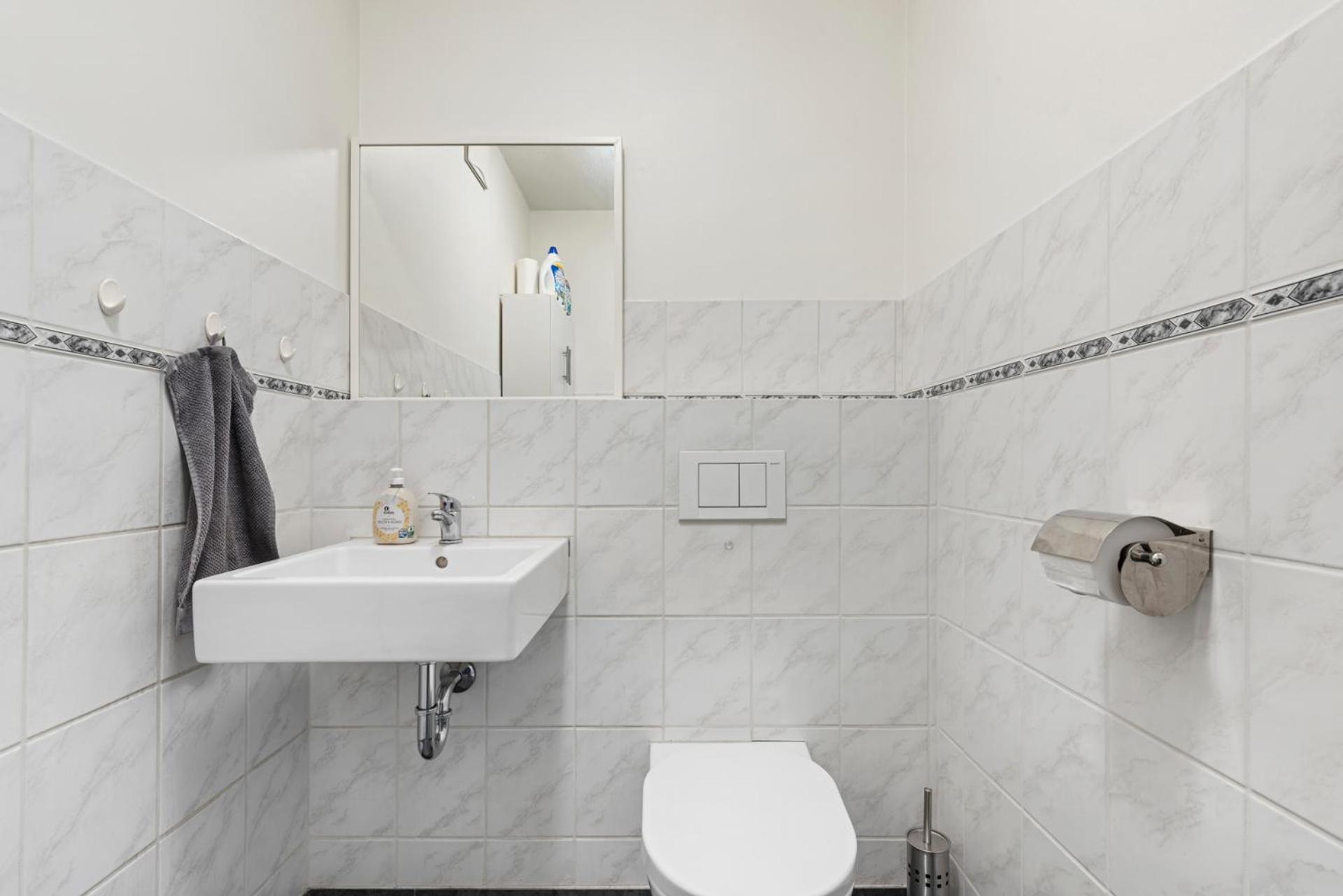 2-zimmer Wohnung, Im Zentrum, Garage, Terrasse * Vienna