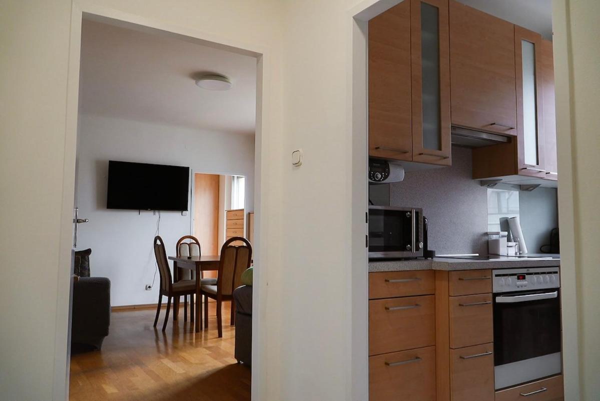 Apartment Close To Centre And Next To Hbf And Easy From Airport Vienna