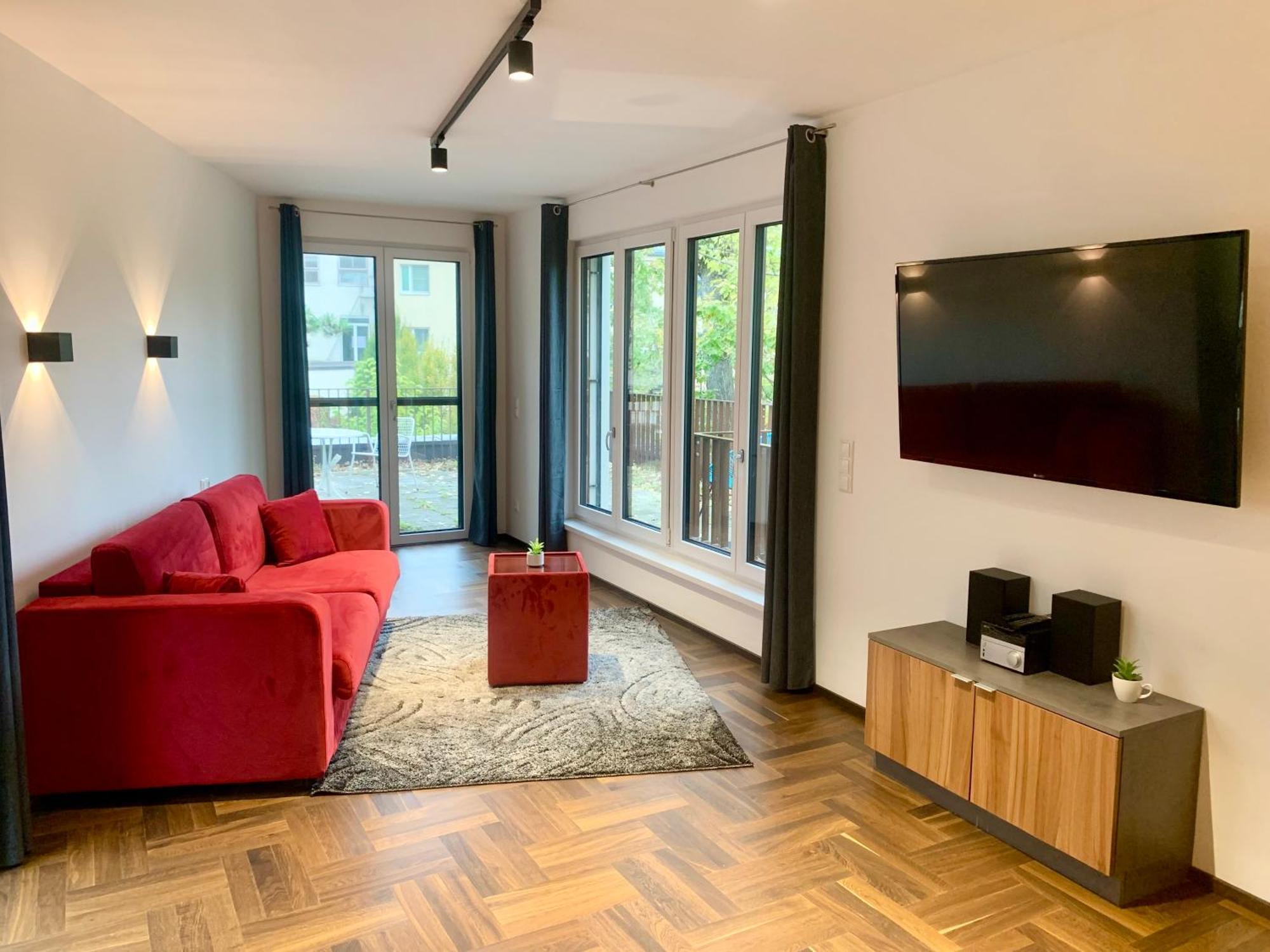 Apartment Moeblierte + Parkplatz Und Terrasse *