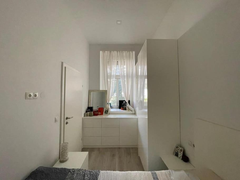 Stayin - Elegant Design With Garden Apartment *