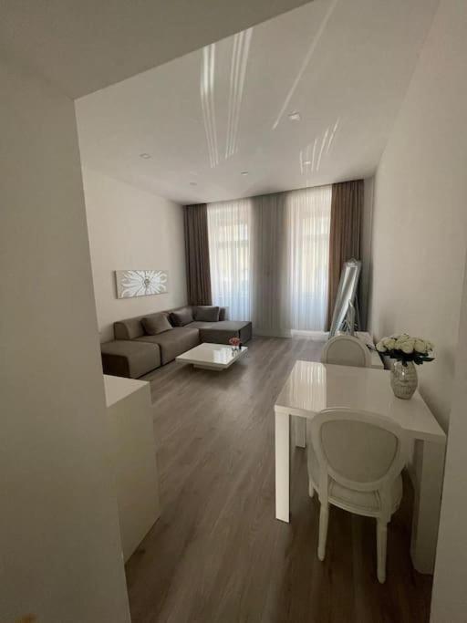 Stayin - Elegant Design With Garden Vienna