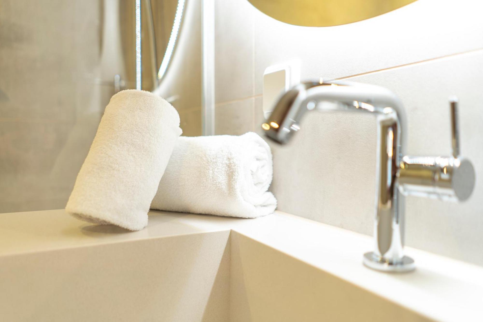 Fortyplusone - Newly Renovated! Hotel 4*