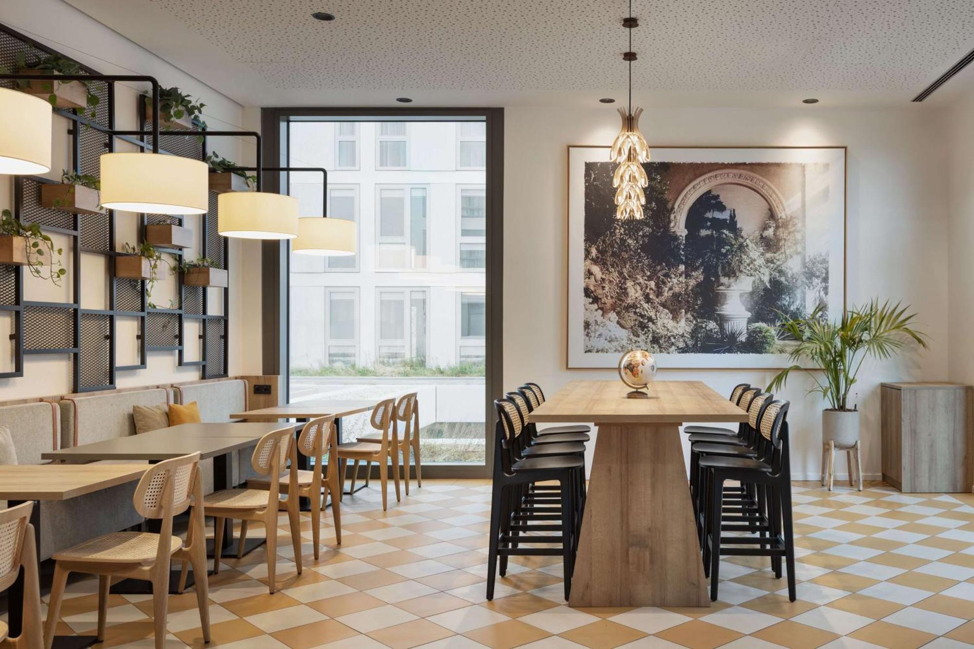 Hotel Bassena Donaustadt 4*