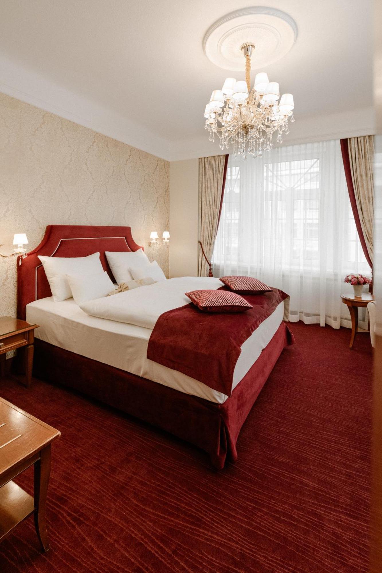 Stefanie - Vienna's Oldest Viena